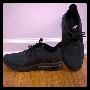 Black nike air max
